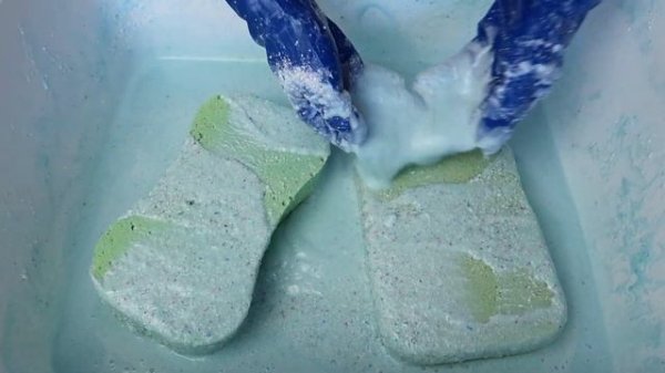 Ariel on Ariel | ASMR Paste Squeezing | Ariel Powder + Ariel Liquid