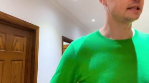 Катя и Макс нашли маленького щеночка на пороге своего дома