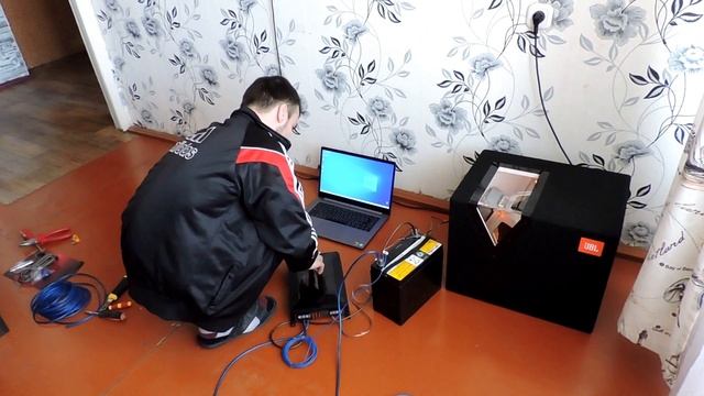 Cабвуфер JBL Bandpass GT-12BP + усилитель Pioneer GM-D9601 смотреть онлайн