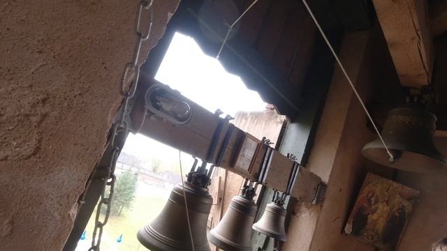 Мелодичная трель на 3 зазвонных колоколах и подзвонных колоколах смотреть онлайн