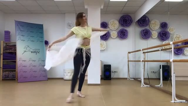 Обучение танцу живота. Проходки с шалью. смотреть онлайн