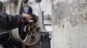 Правка восьмёрки на литом диске