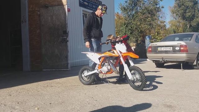 KTM 50 SX 2018 motorcycle for birthday. Мотоцикл на день рождение. Распаковка KTM 50 SX 2018 смотреть онлайн