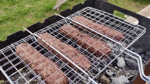 Люля-кебаб из баранины с говядиной/Charcoal-grilled mutton and beef lulah-kebab смотреть онлайн