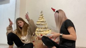 ВЛОГ: Новый год 2022. ОБМЕН ПОДАРКАМИ. Кто получил 13 айфон?. С кем мы встретили 2022год?