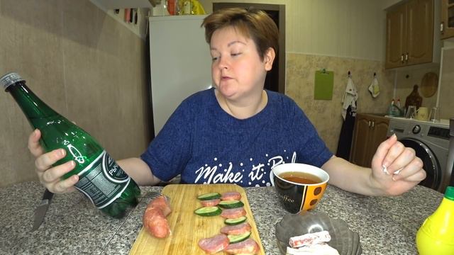 Мукбанг ВКУСНЕЙШИЙ ужин) 🐟 Жить не могу без КОЛБАСЫ 🍖 Не знаю что дальше делать... смотреть онлайн