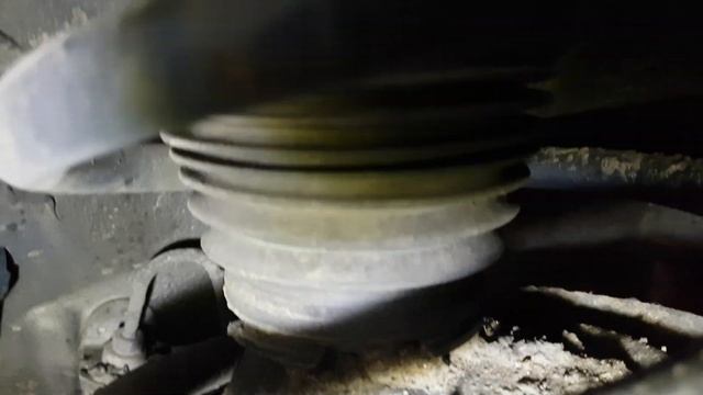 Mechanic trick for seized shock absorber top nut, 2004 Volkswagen Sharan смотреть онлайн
