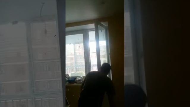 Что делать если повредили натяжной потолок смотреть онлайн