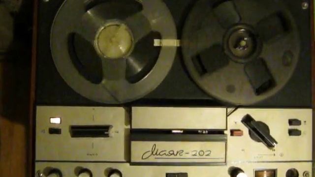 Маяк-202 + усилитель ВЭФ-101 + акустика Вега 15 АС-109 смотреть онлайн