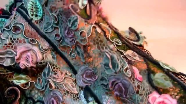 Аsia Verten Sta Presentando La Nuova Opera Abito 