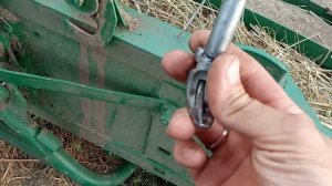 Крючки пресс-подборщика Киргизстан, почему не снимает с них узел?