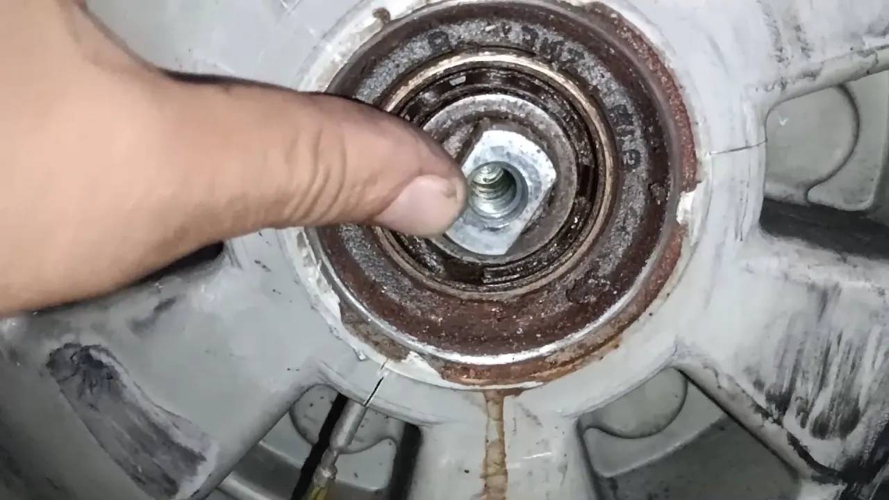 Ремонт. Шум при работе. Замена подшипников. Стиральная машина Zanussi Electrolux.