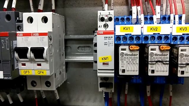 Модульный контактор ABB ESB20-20 и реле времени Elco смотреть онлайн