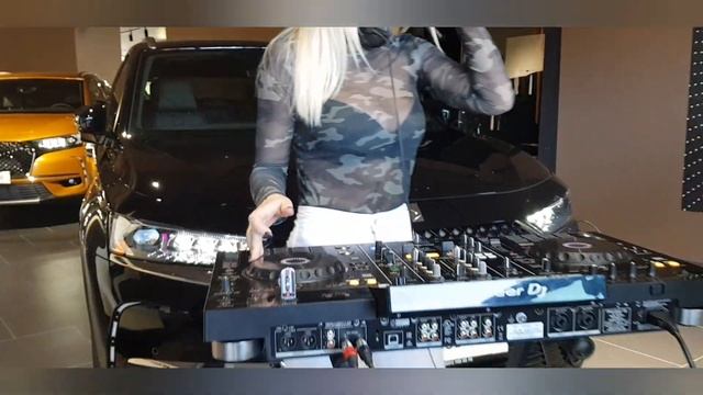 DJ Aurika Test-drive DS 7 Crossback смотреть онлайн