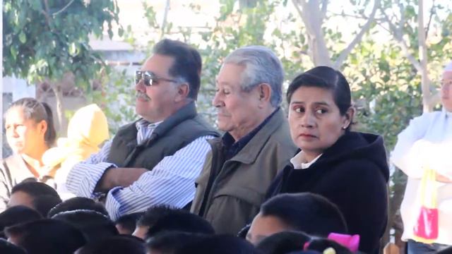 Honores a la Bandera en Comunidad Cerro Gordo смотреть онлайн