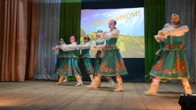 Танец "Лапоточки" исп. средняя танцевальная группа д.Зобы смотреть онлайн