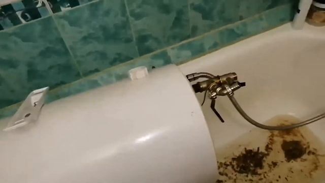Чистим водонагреватель от извести смотреть онлайн