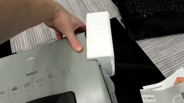 Распаковка - Электрогриль Bosch TFB3302V смотреть онлайн