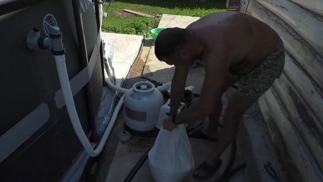 Что произошло с бассейном за 5 дней и Стандартная чистка бассейна смотреть онлайн