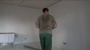 измерение перепада  пола в комнате (во всей квартире) или как сделать ровный пол.