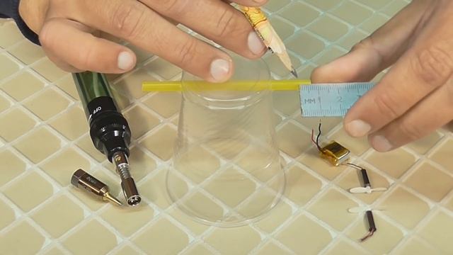 Летающий вертолет из стаканчика.
