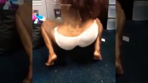 Танец большой жопы ,это надо видеть.