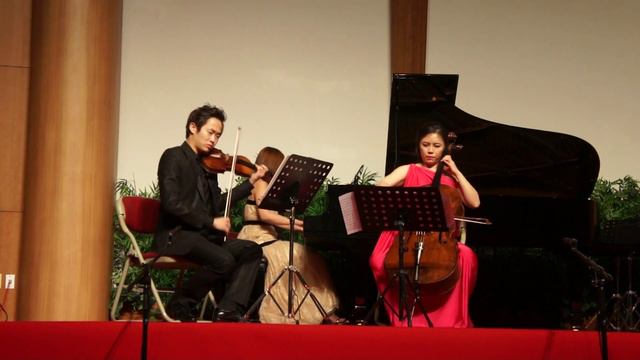 20131227211633드보르작피아노3중주1악장 смотреть онлайн