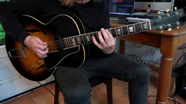 1952 Gibson ES150 tremelo/reverb смотреть онлайн