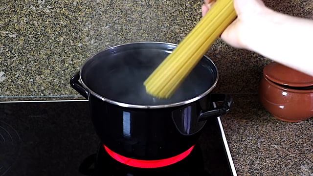 Espaguetis estilo CHINO. Receta fácil y rápida смотреть онлайн