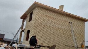 Монтаж карнизов с лестниц....