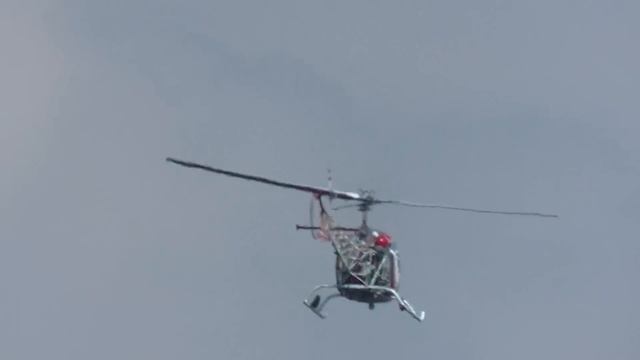 Bell 47 Helicopters. Start up, take off, landings, flying Police. смотреть онлайн