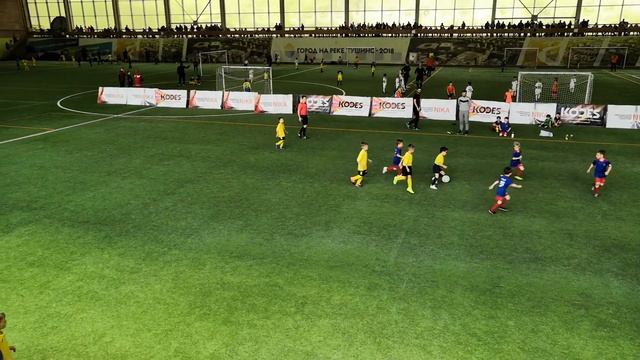 Мальчик 6 лет играет футбол смотреть онлайн