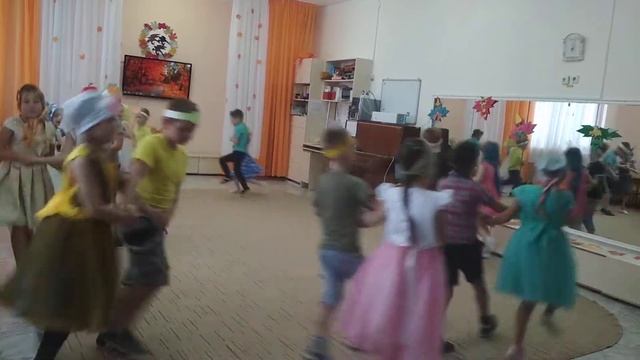 Полька фруктов и огородниц. Подготовительная группа. 2020 смотреть онлайн