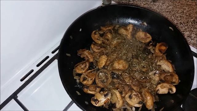 Шампиньоны в сливочном соусе! Вкусная подлива к любому гарниру. смотреть онлайн