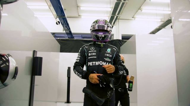 Can Mercedes get back to the front of F1? смотреть онлайн
