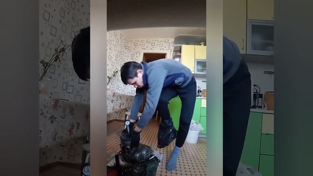 Замерил компрессию двигателя Восход 3М. смотреть онлайн