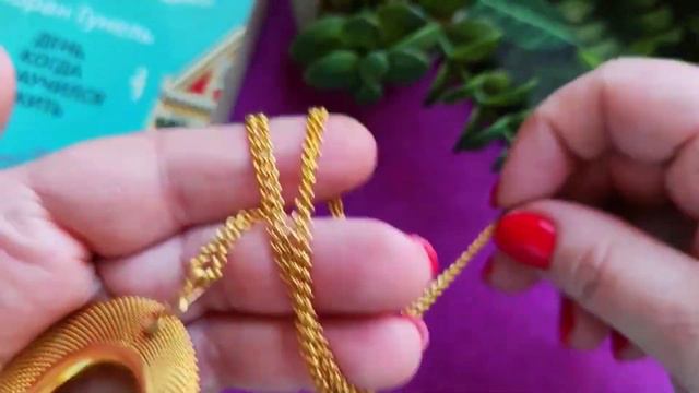 КОЛЬЕ С КРУПНЫМ КУЛОНОМ С ХУДОЖЕСТВЕННЫМ ЛЮЦИТОМ, ВИНТАЖ смотреть онлайн