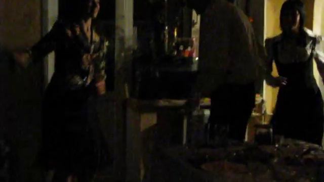 Тетки отжигают, соседи потерпают смотреть онлайн