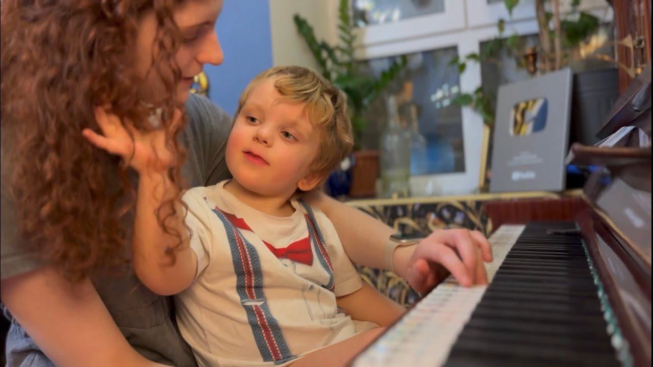 It Is Time To Sleep But Gavriil Doesn't Give Up - Спать пора, но Гавриил не сдается!