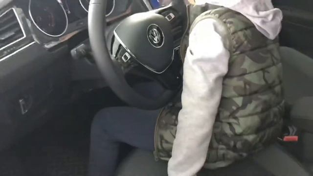 Обзор в автосалоне Volkswagen смотреть онлайн