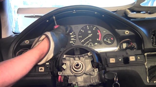 Приборка BMW 5 серии E39 Как снять панель приборов ? смотреть онлайн