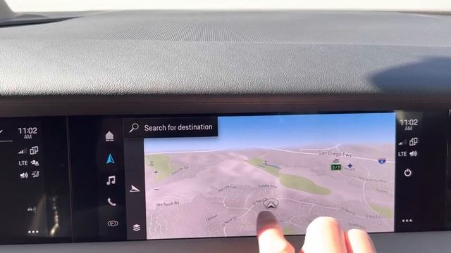How to Use the Passenger Display in a Porsche Taycan смотреть онлайн