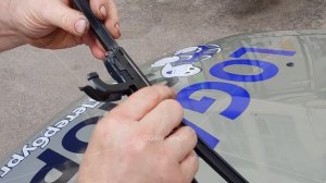 Как поменять щетки стеклоочистителя