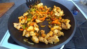 Соевое мясо с овощами простой вариант .