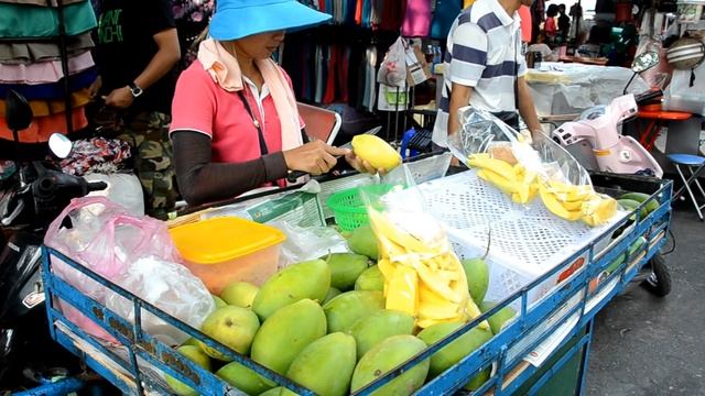Как разделать манго? ( How to carve a mango? ) Bangkok смотреть онлайн