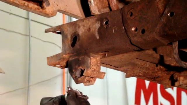 IH Scout 80, Scout 800, Scout 2 leaf spring & shackle hanger bushing removal / replacement смотреть онлайн