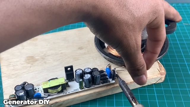 I make 12v to 250v 6000W inverter смотреть онлайн