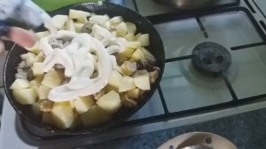 Картошка с грибами в сметане/Рецепт от повара/Как приготовить грибы