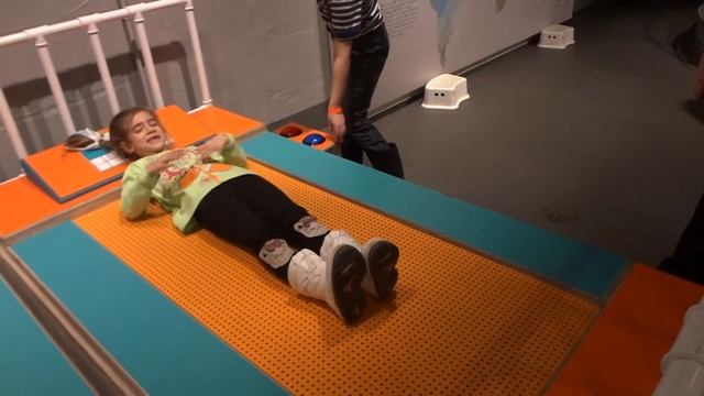 Лежим на гвоздях!!!!!!! Музей "Живые системы". г. Москва смотреть онлайн