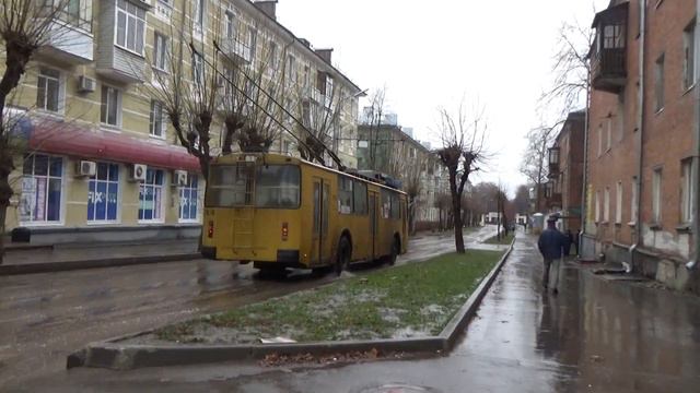 Два троллейбуса ВЗТМ-5284 борт 2108 по маршруту 9 и ЗиУ-682Г-016.03 борт 3082 по маршруту 3 смотреть онлайн